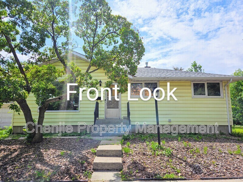 Photo principale - 13419-13124 124 Ave NW