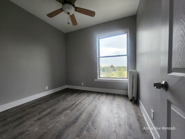 Foto del edificio - 634 E 44th St