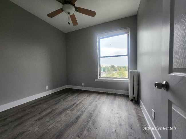 Photo - 634 E 44th St Apartment