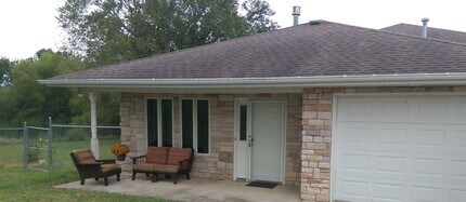 Building Photo - 9424 N Boatman Hill Rd