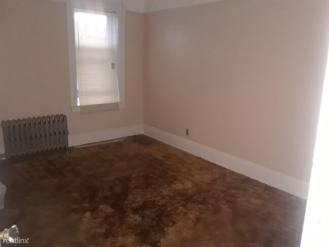 Building Photo - 2 br, 1 bath Apartment - 1299 E 37th St