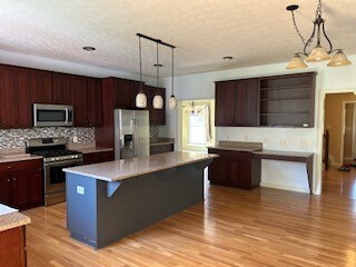 Building Photo - Coming Soon!!!!! Gorgeous 4 Bedroom 3.5 Ba...