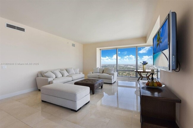 Building Photo - 1425 Brickell Ave