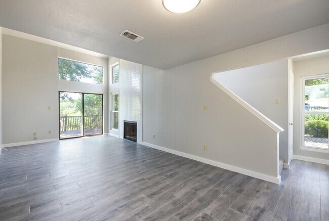 Foto del edificio - 6913 Thorncliffe Dr