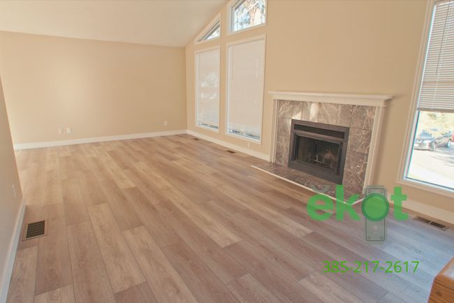 Building Photo - Spacious 5 Bedroom Home in Cottonwood Heights