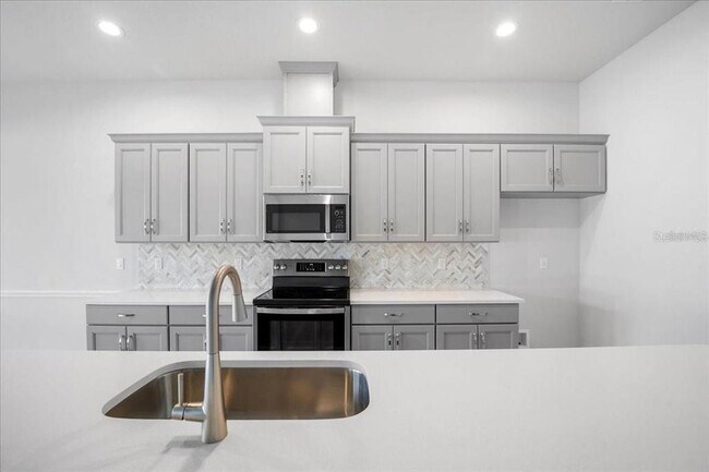 Building Photo - 60 Del Palma Dr