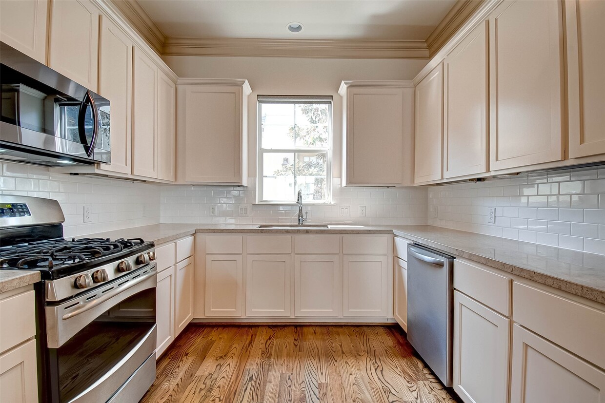 Primary Photo - 4031 Bellefontaine St