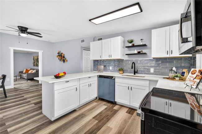 Foto del edificio - 9254 86th St N