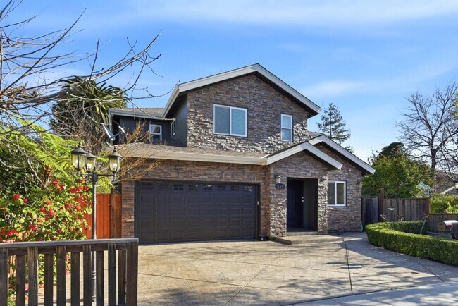 Building Photo - 659 Upton St