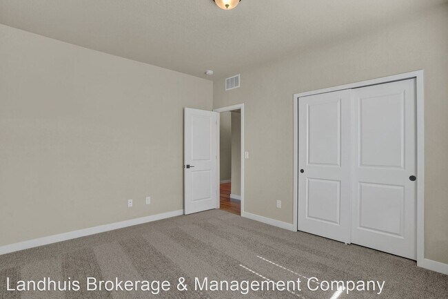 Foto del edificio - 3 br, 2 bath House - 823 E Maybell Dr