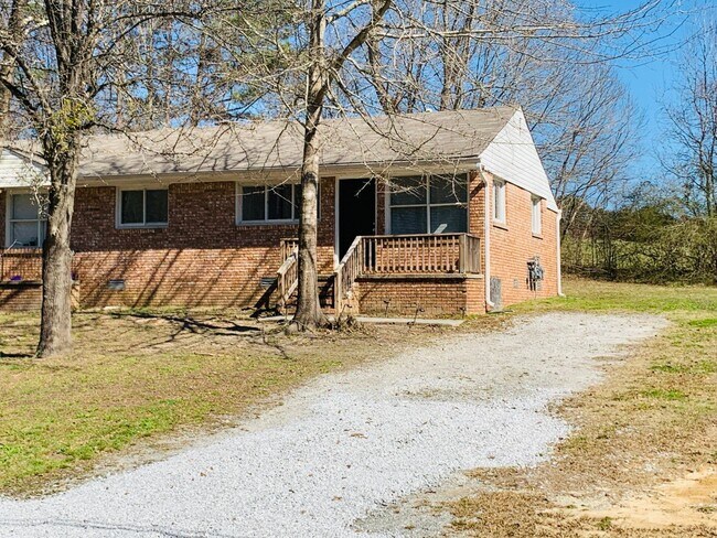 Foto del edificio - 6102 E Fayetteville Dr