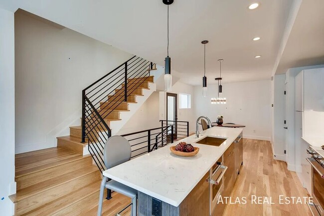 Foto del edificio - 1230 25th St