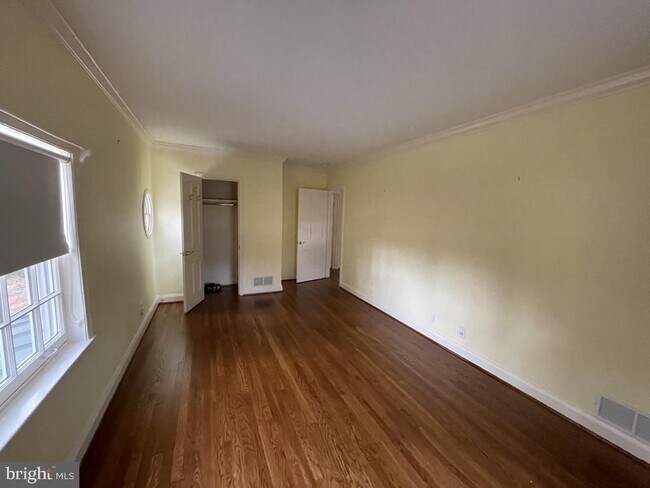 Building Photo - 924 Greenspring Valley Rd