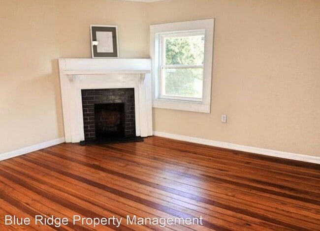 Building Photo - 5 br, 3.5 bath House - 1002 Watauga Street