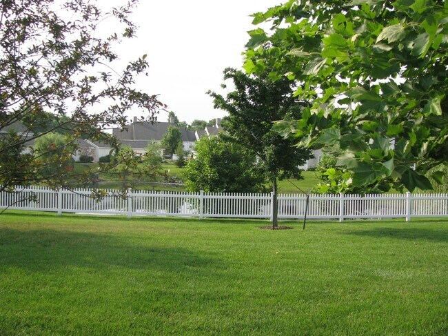 Building Photo - 2652 S Knightsbridge Cir