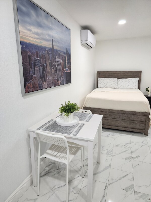 Foto del edificio - 3202 River Cove Dr