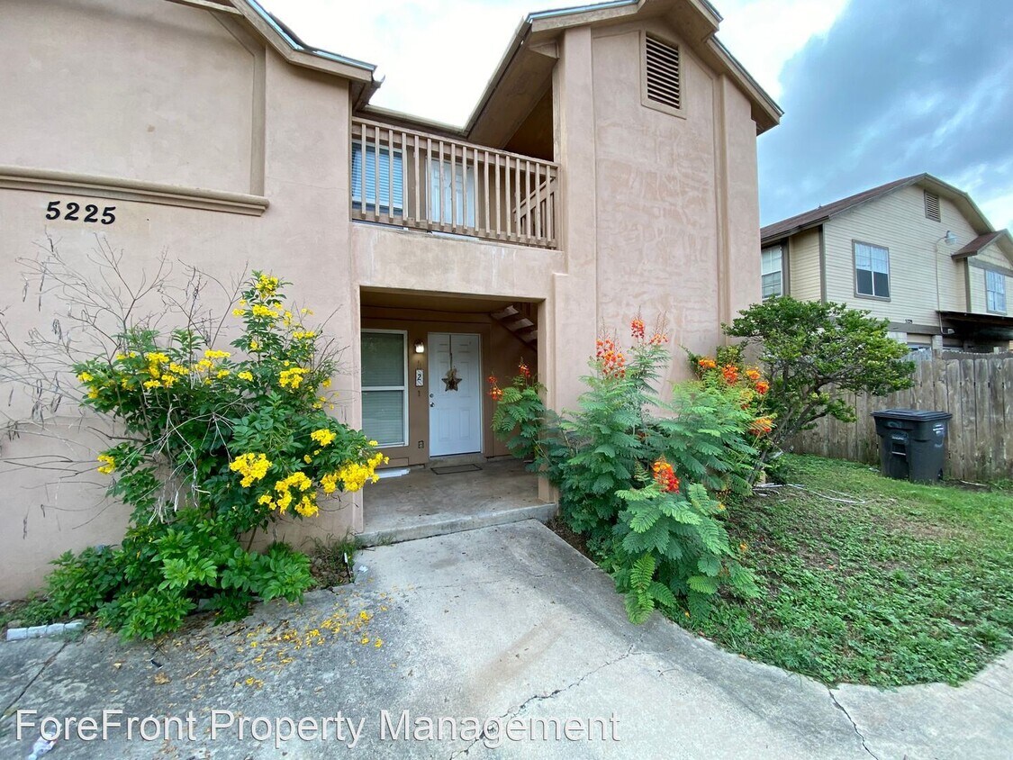 Primary Photo - 2 br, 1 bath House - 5225 Meadow Fld, Apt 4