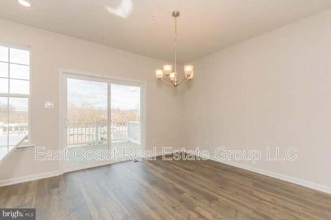 Foto del edificio - 5123 Ironsides Dr