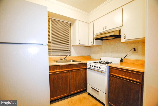 Building Photo - 2804 N Calvert St