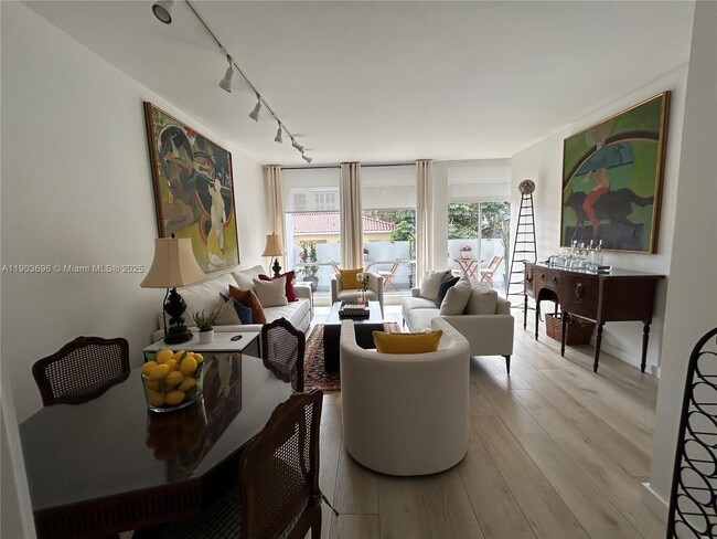 Foto del edificio - 700 Biltmore Way