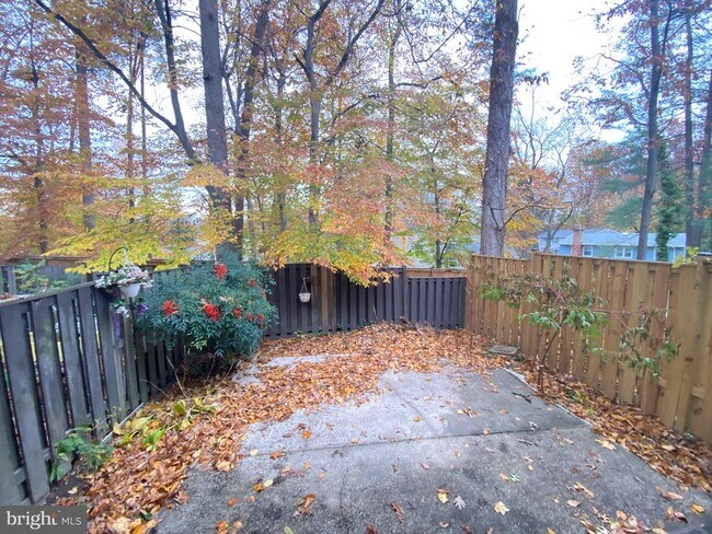 Foto del edificio - 9244 Sprucewood Rd