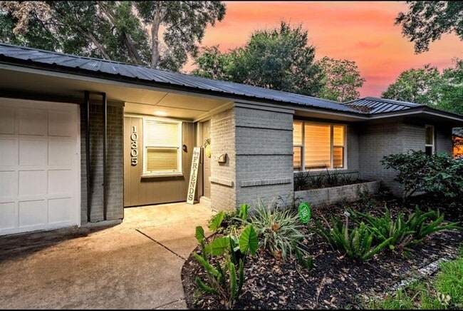 Building Photo - 10305 Bassoon Dr