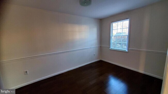 Building Photo - 760 Quince Orchard Blvd