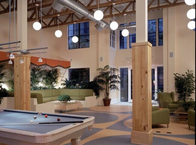 Building Photo - Downtown Dream at Uptown! 2/2, 5th floor c...