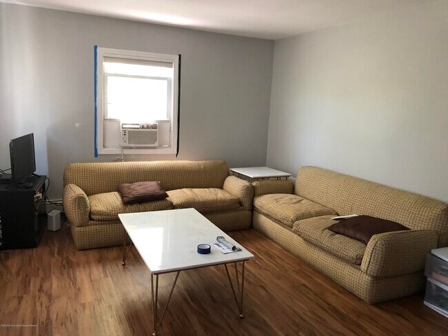 Foto del edificio - 944 Woodgate Ave