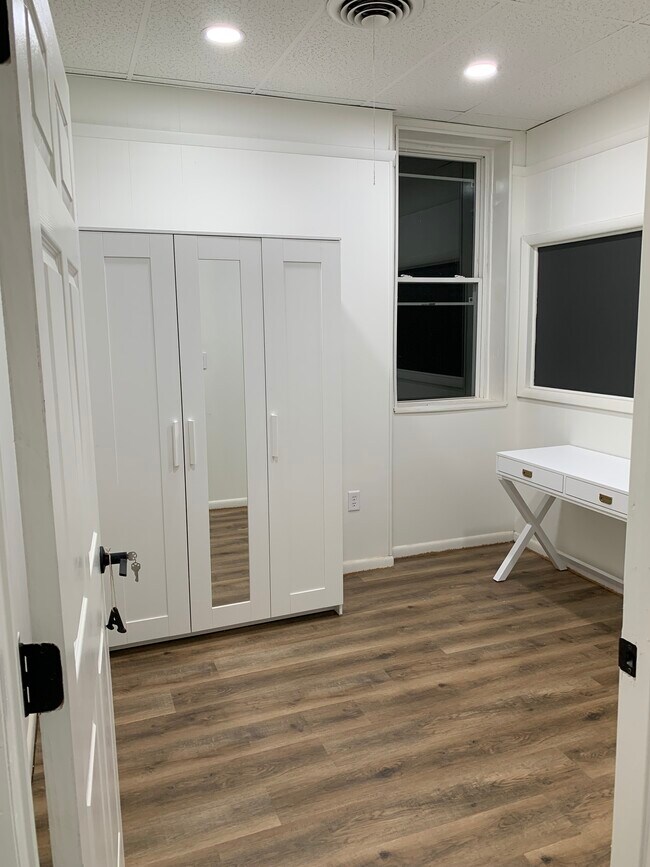 Foto del edificio - 19 W Washington St Apt 3