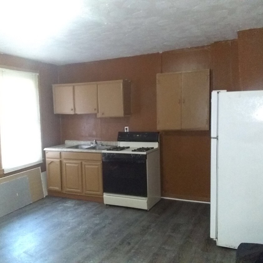Primary Photo - 219 Walnut St