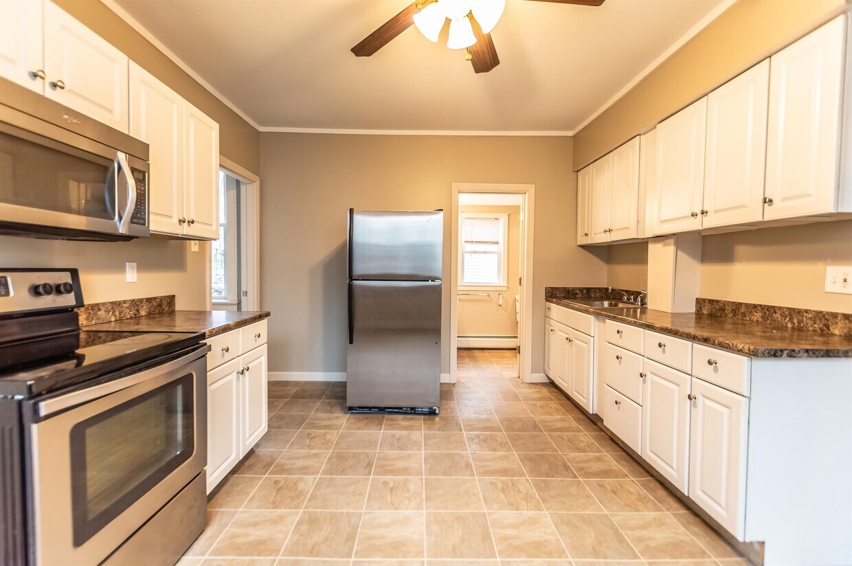 Foto principal - 536 Central St