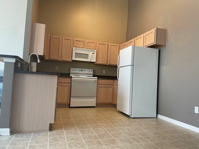 Kitchen - 14477 Vauxhall Dr