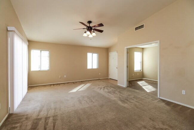 Foto del edificio - 3620 W Avenida Del Mar