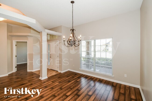 Foto del edificio - 652 Reflection Cove Rd