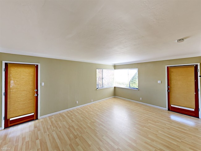Building Photo - 1704 Pleasant Valley Ave