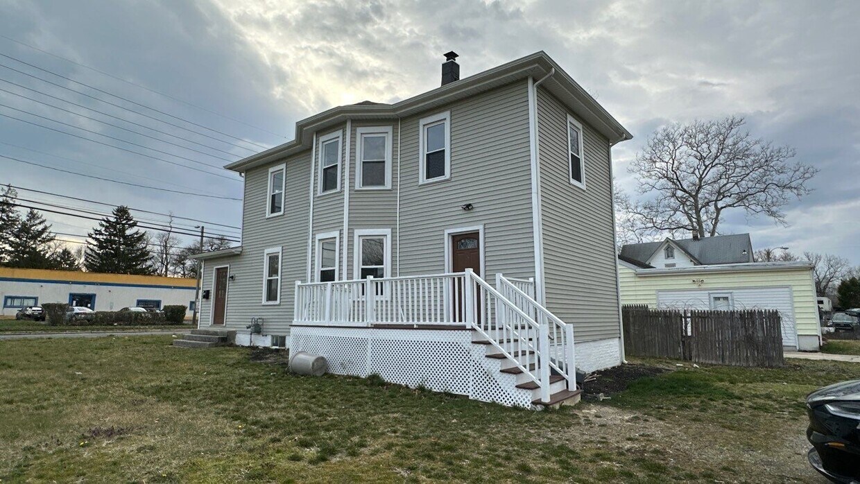 Foto principal - 102 W Delilah Rd
