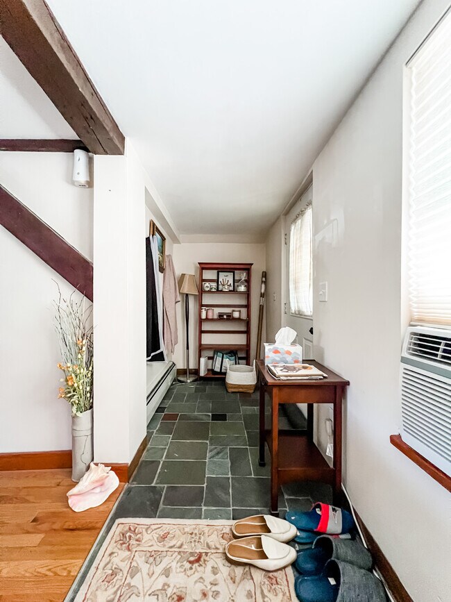 Building Photo - 4 Shawsheen Rd