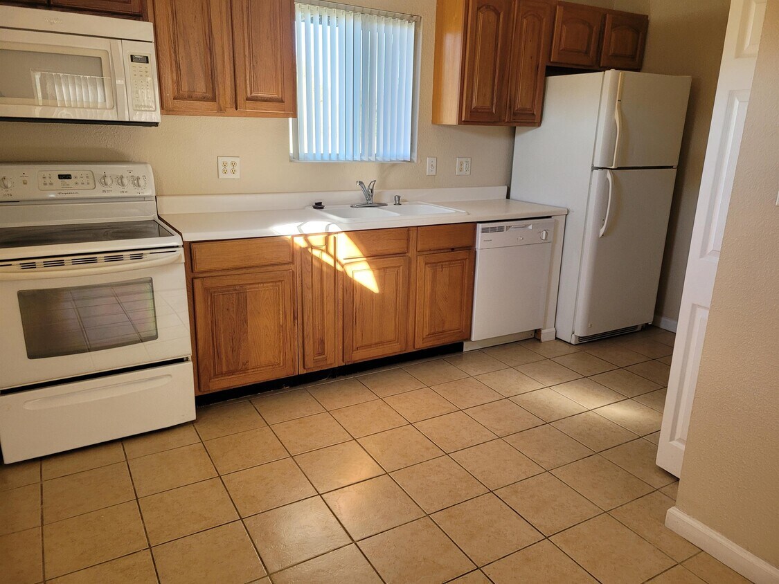 301 Greenbriar Rd, Carterville, IL 62918 House Rental in Carterville