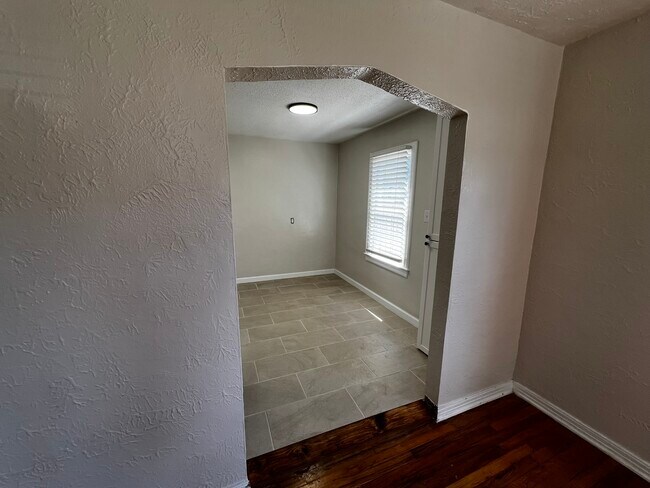 Foto del edificio - 3730 3rd Ave N