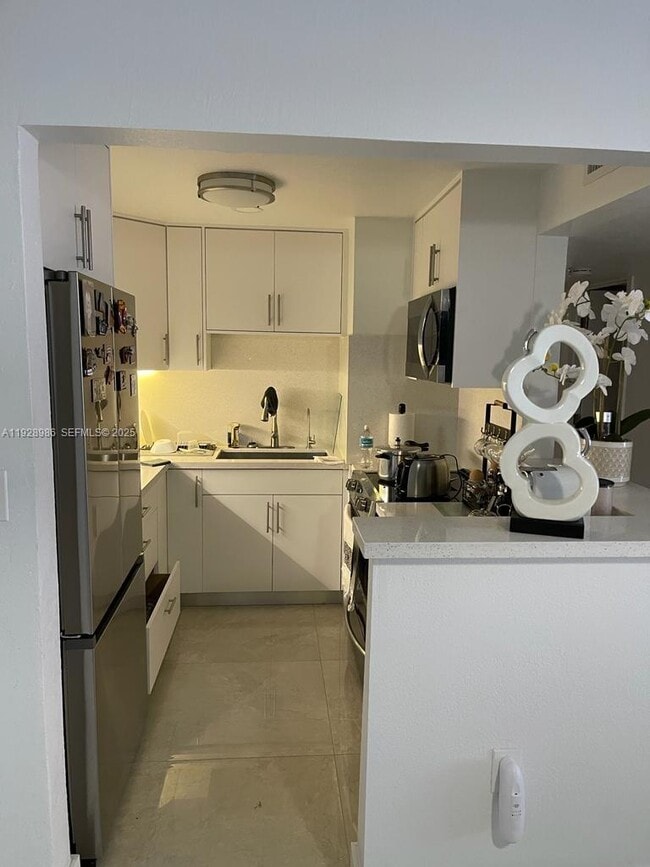 Foto del edificio - 505 NW 72nd Ave