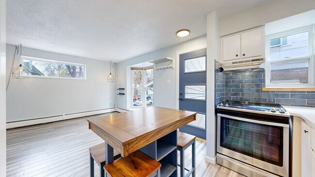 Foto del edificio - Adorable 2bd/1.5bth Townhome