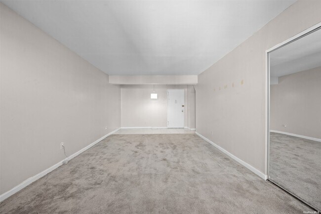 Building Photo - 58-03 Calloway St
