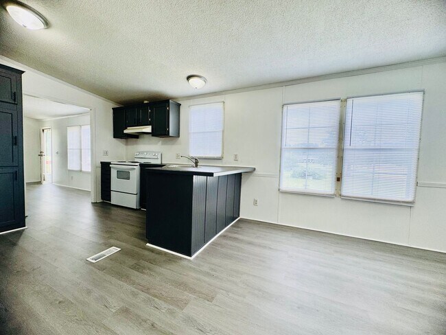 Foto del edificio - Convenient Countryside Living - Henderson NC