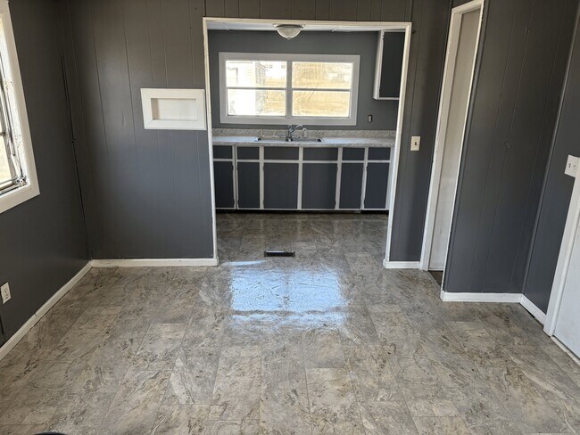 Foto del edificio - 3625 S Douglas Ave