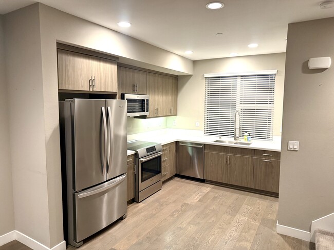 Building Photo - 1427 Wood St