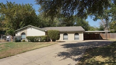 Building Photo - 2308 Warwick Ct