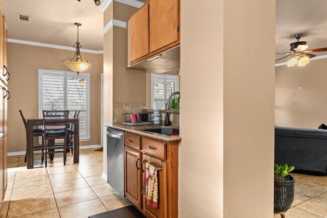 Building Photo - 5815 Durango Dr