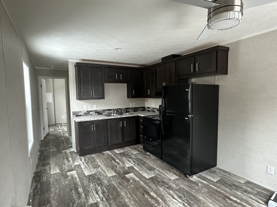 Foto del edificio - Brand new 1 bed/1 bath Tiny Home