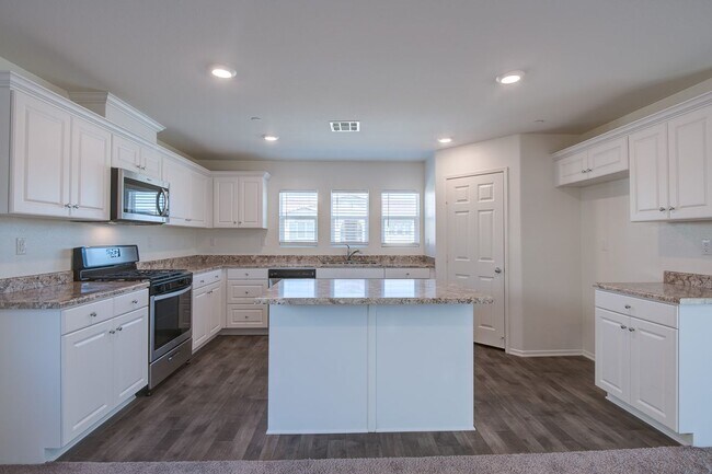 Building Photo - 67459 Rio Madre Dr